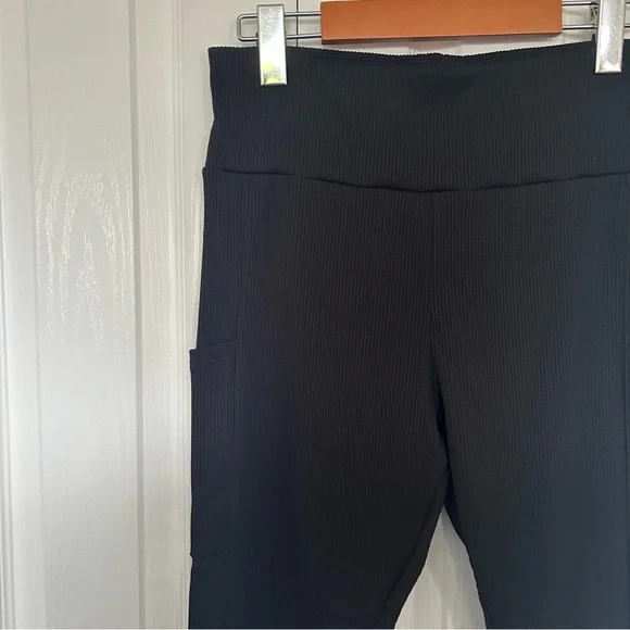 H&M Ribbed Pocket-Detail Leggings - Picture 2 of 5